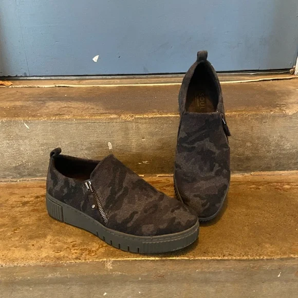 SOUL Naturalizer Black Camouflage Sneakers - Picture 1 of 8